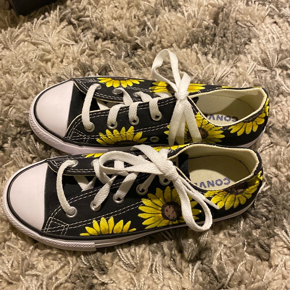 Handpainted sunflower converse youth size 1